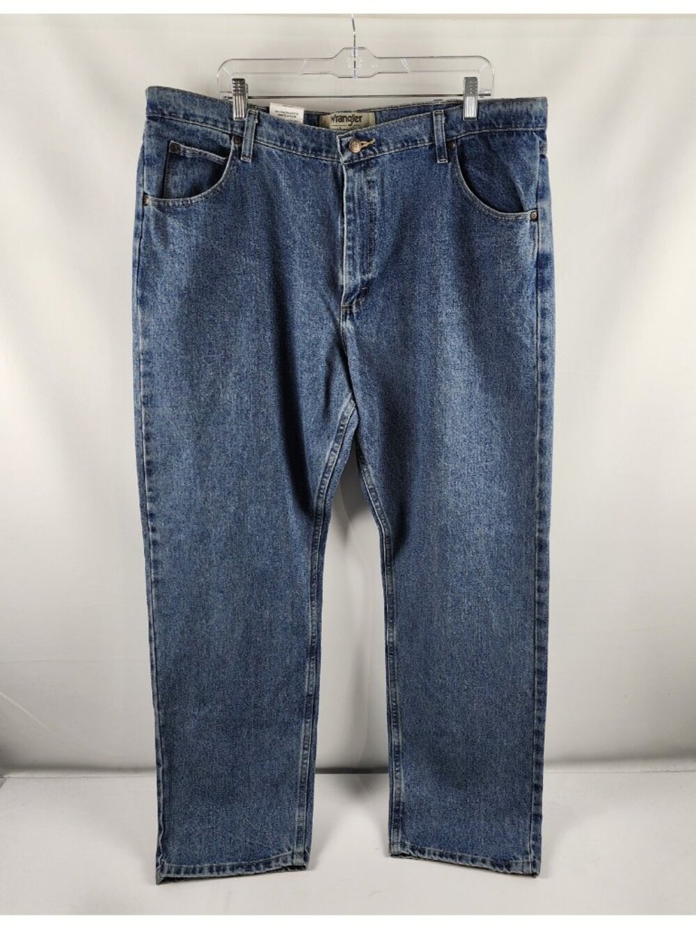 Wrangler Jeans Mens 40x32 Blue Authentic Relaxed Fit Denim NWT